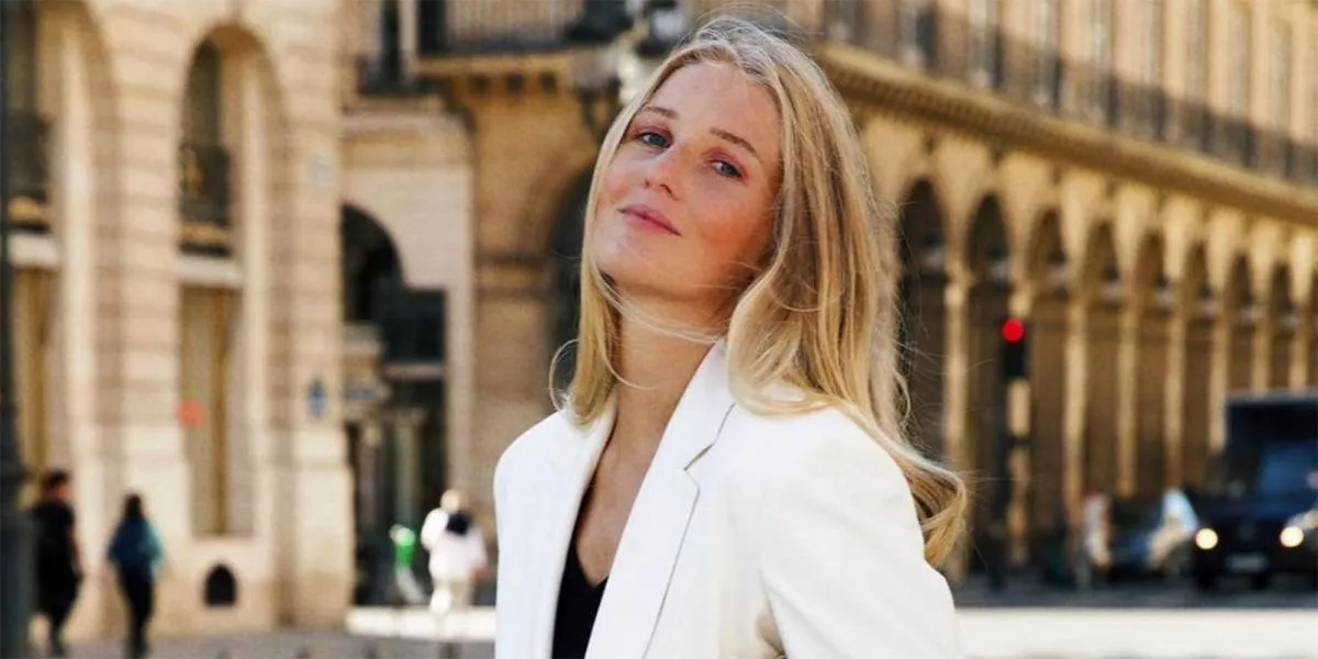 فيكتوار  روسولو اول مرشحة لمسابقة ملكة جمال فرنسا  وهي متزوجة وام الصورة من انستغرام فيكتوار روسولو