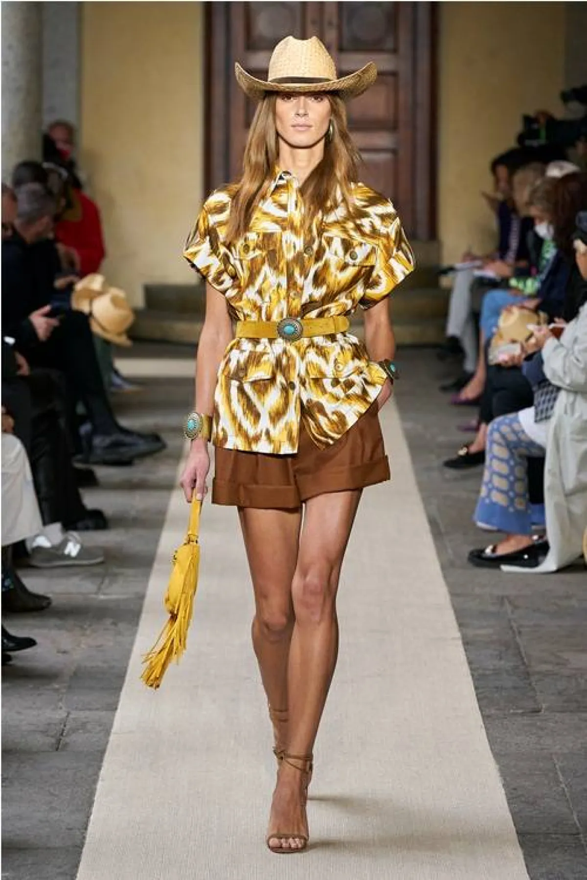 قميص ملوّن، من لويزا سبانيولي Luisa Spagnoli