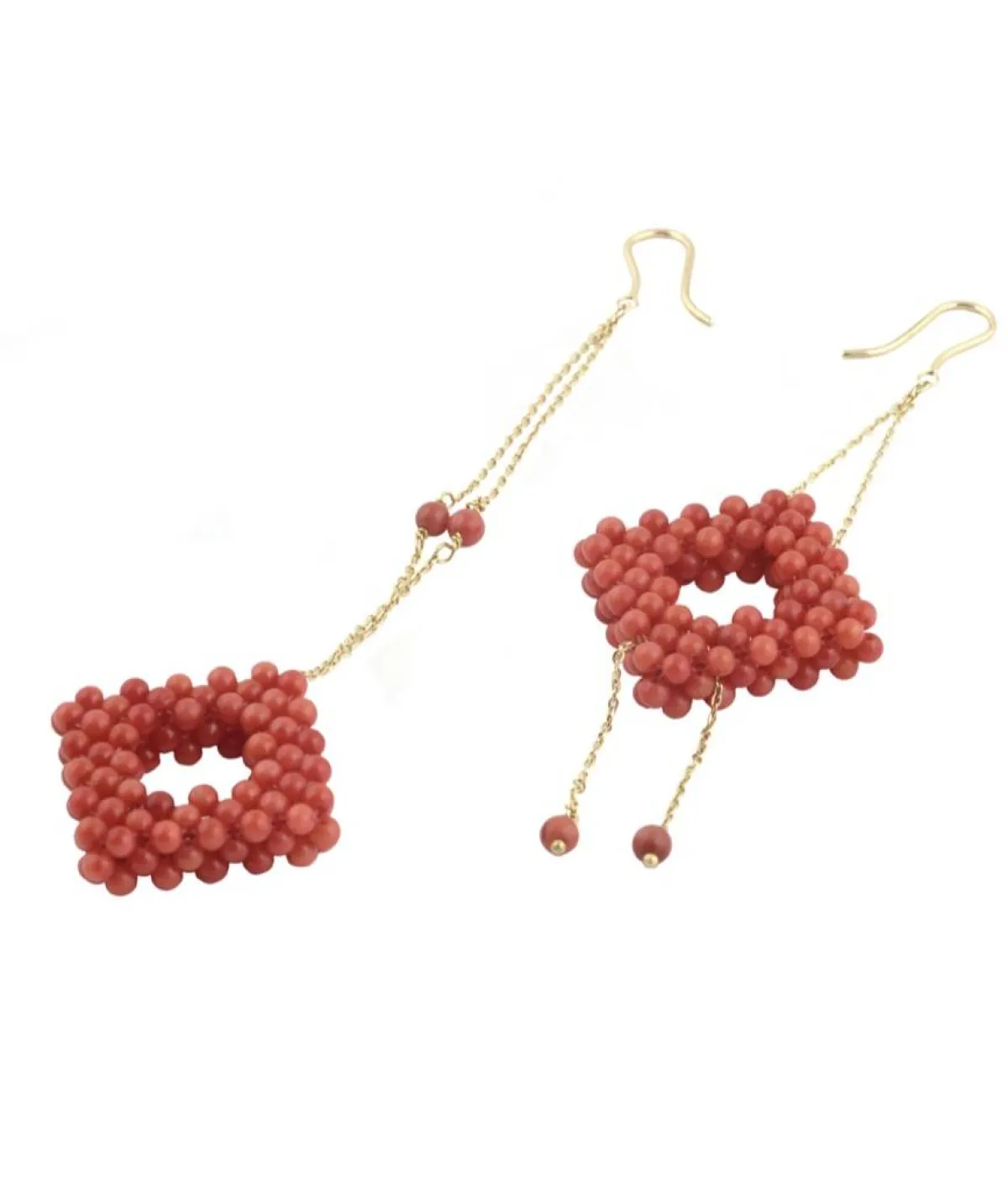 اقراط المرجان الطويلة من Taj