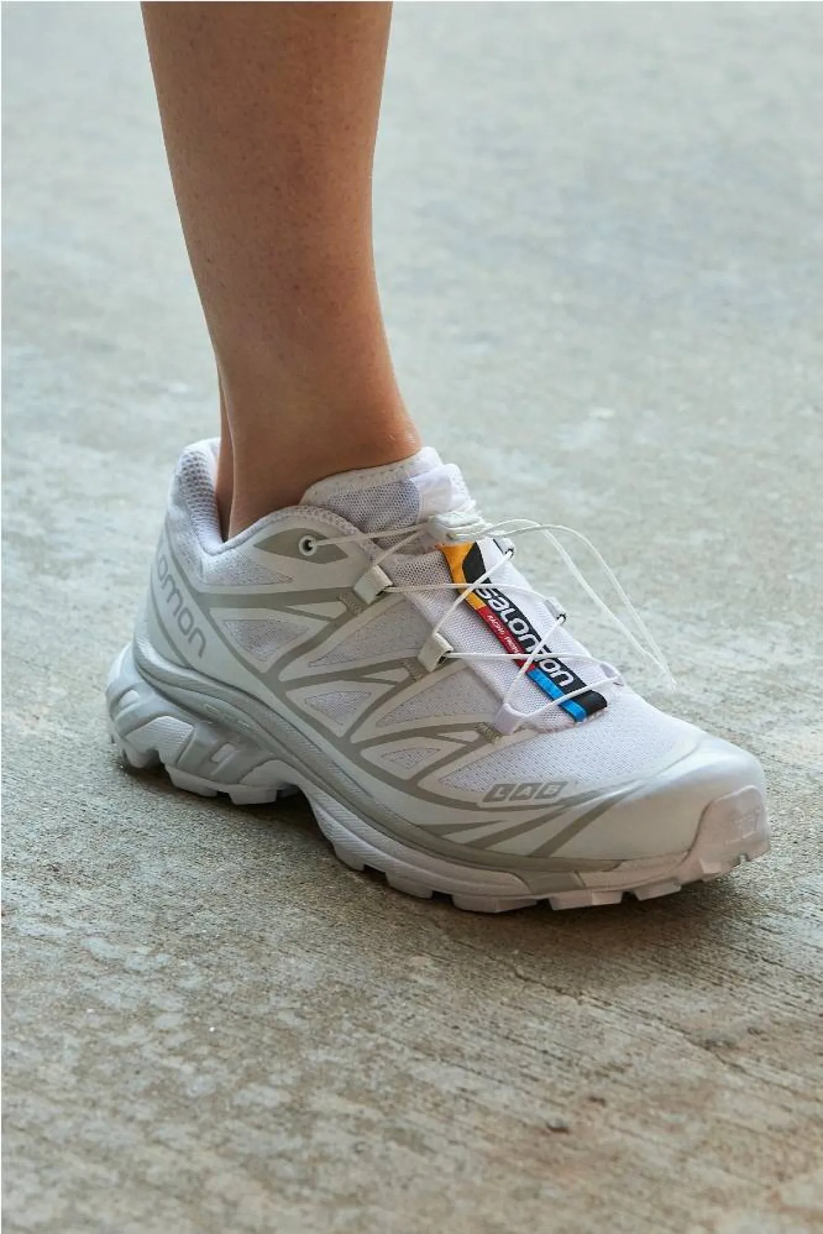 موديلات أحذية رياضية باللون الأبيض للسيدات من ساندي ليانغ  Sandy Liang