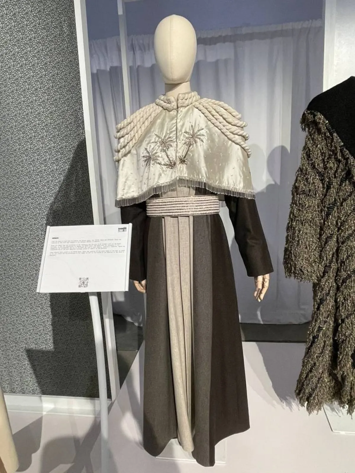 تصميم مشاعل الشنيفي في معرض 100 براند سعودي