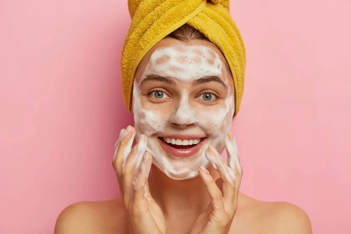 تنظيف البشرة