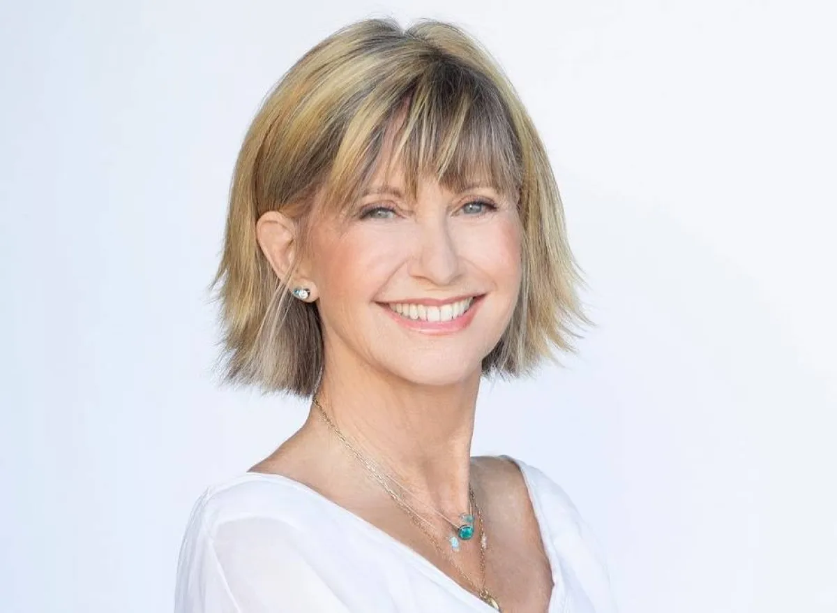 أوليفيا نيوتن جون- صورة من صفحتها الرسمية على تويتر