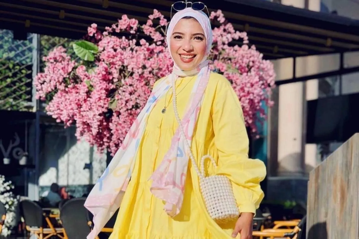 فساتين باللون الأصفر للمحجبات