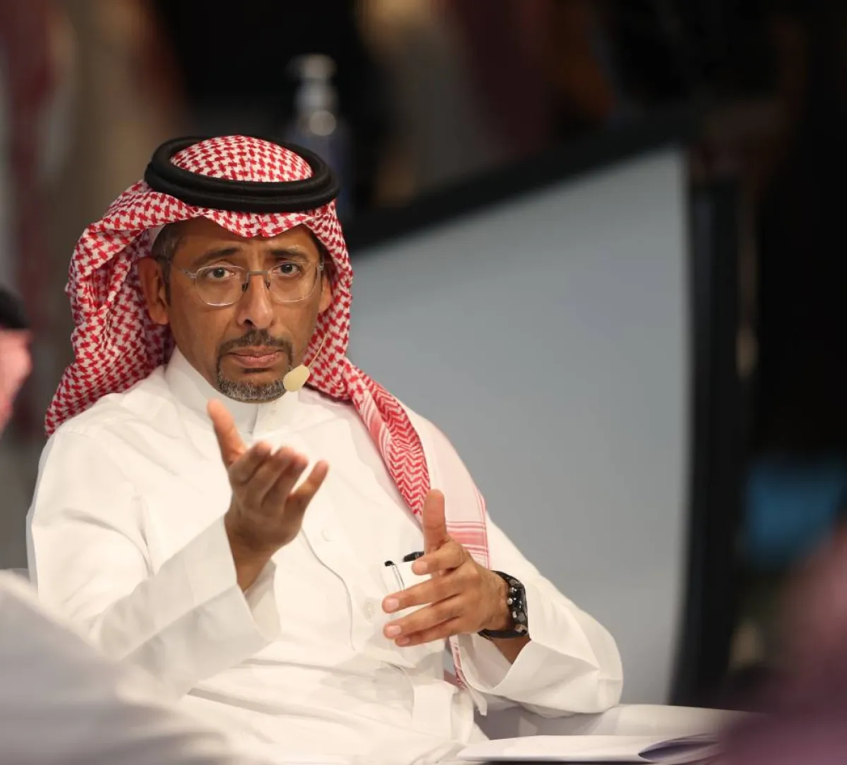 وزير الصناعة بندر الخريف خلال لقاء مع رواد ورائدات الأعمال