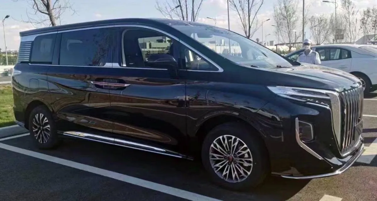 هونشي تنتج HQ9 أول ميني فان فاخرة 