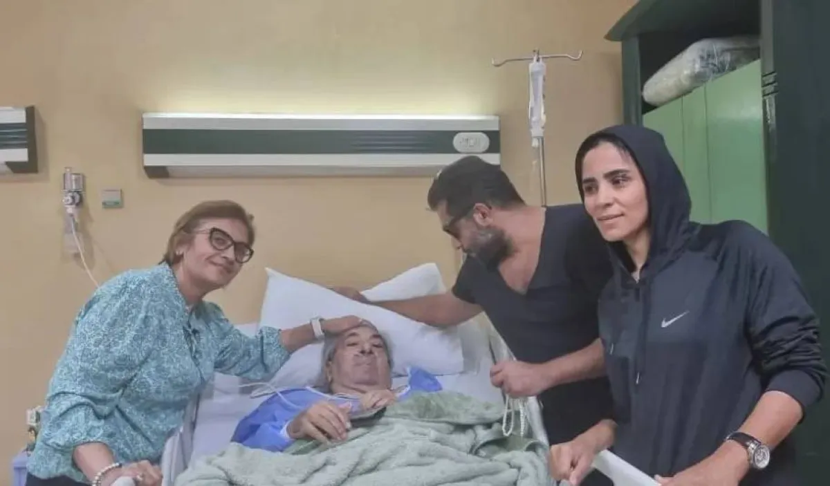 أحمد فاروق فلوكس برفقة والده الفنان فاروق فلوكس- صورة من صفحته على انستغرام