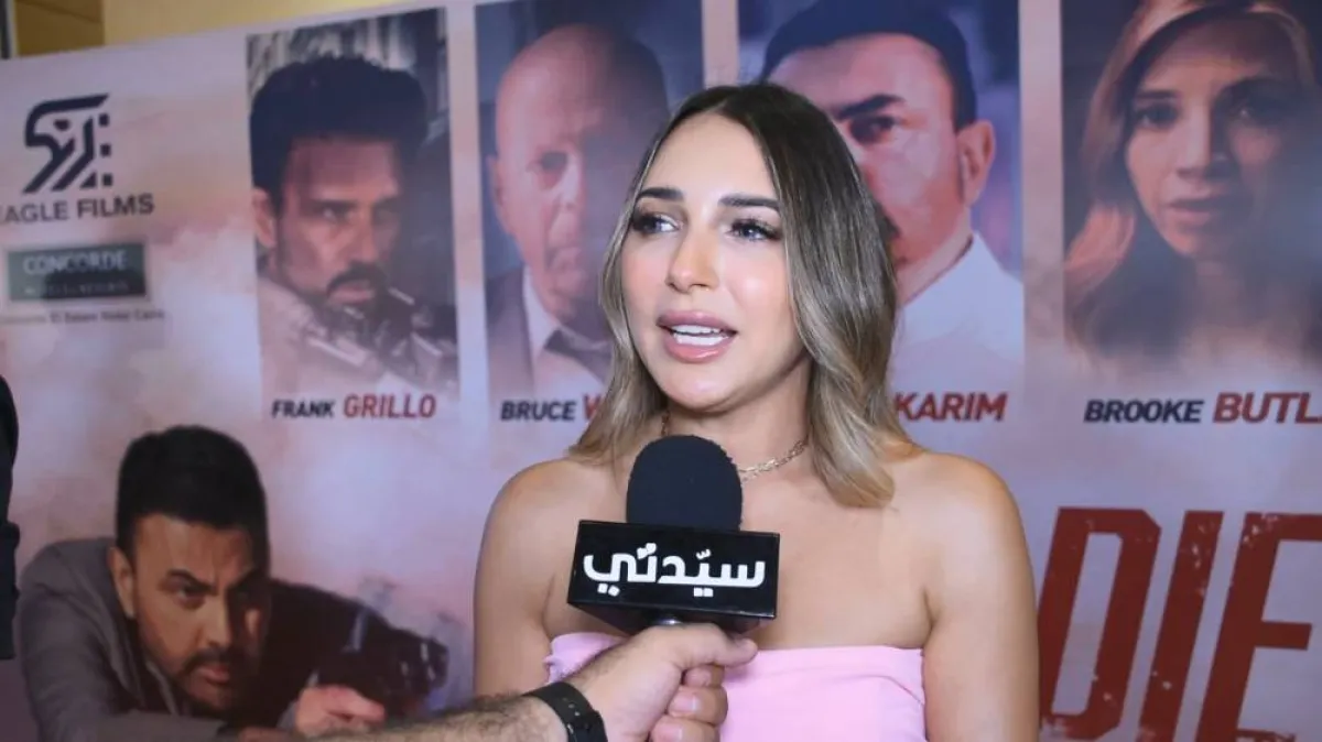 المطربة ساندي خلال لقائها بكاميرا سيدتي - تصوير محمد عربي