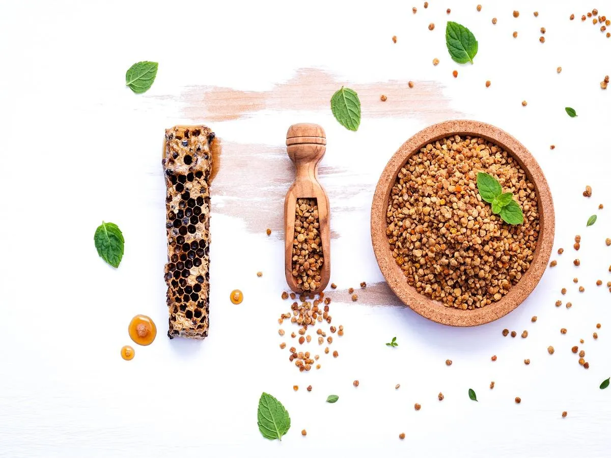 صورة لمزيج من العكبر والعسل