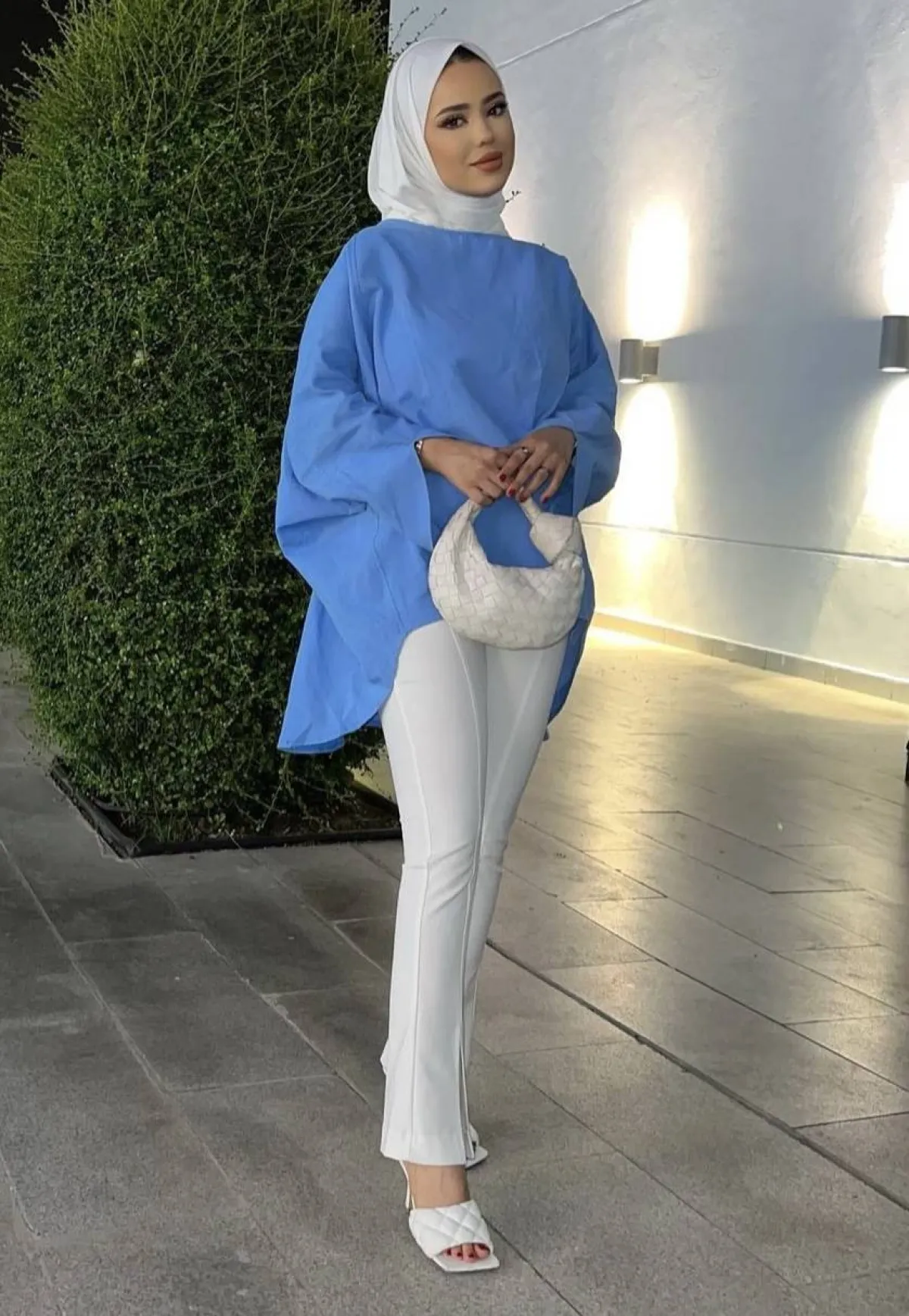 سارة الدهيم باطلالة ستريت ستايل