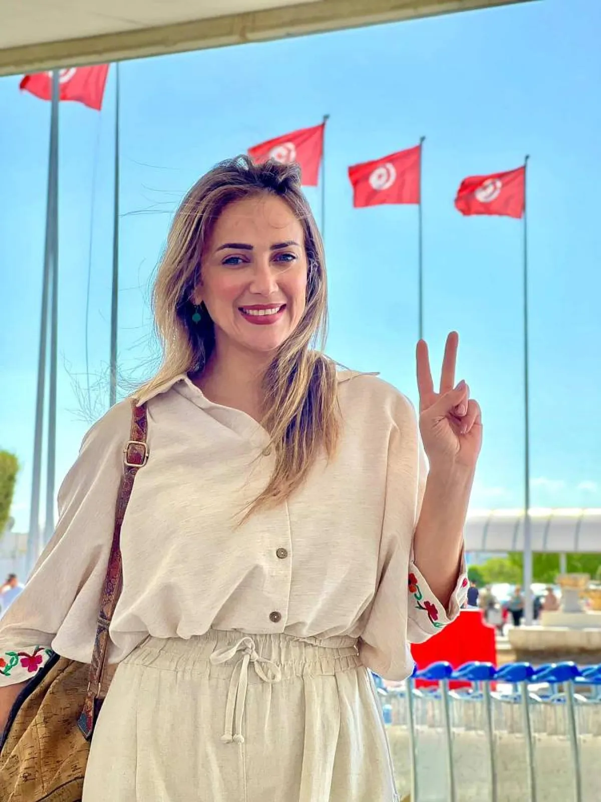 دلال  عند وصولها لتونس  - الصورة من حسابها على الفيسبوك