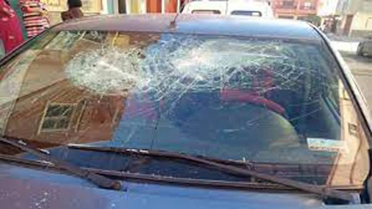 أسباب تشقق الزجاج الأمامي للسيارة