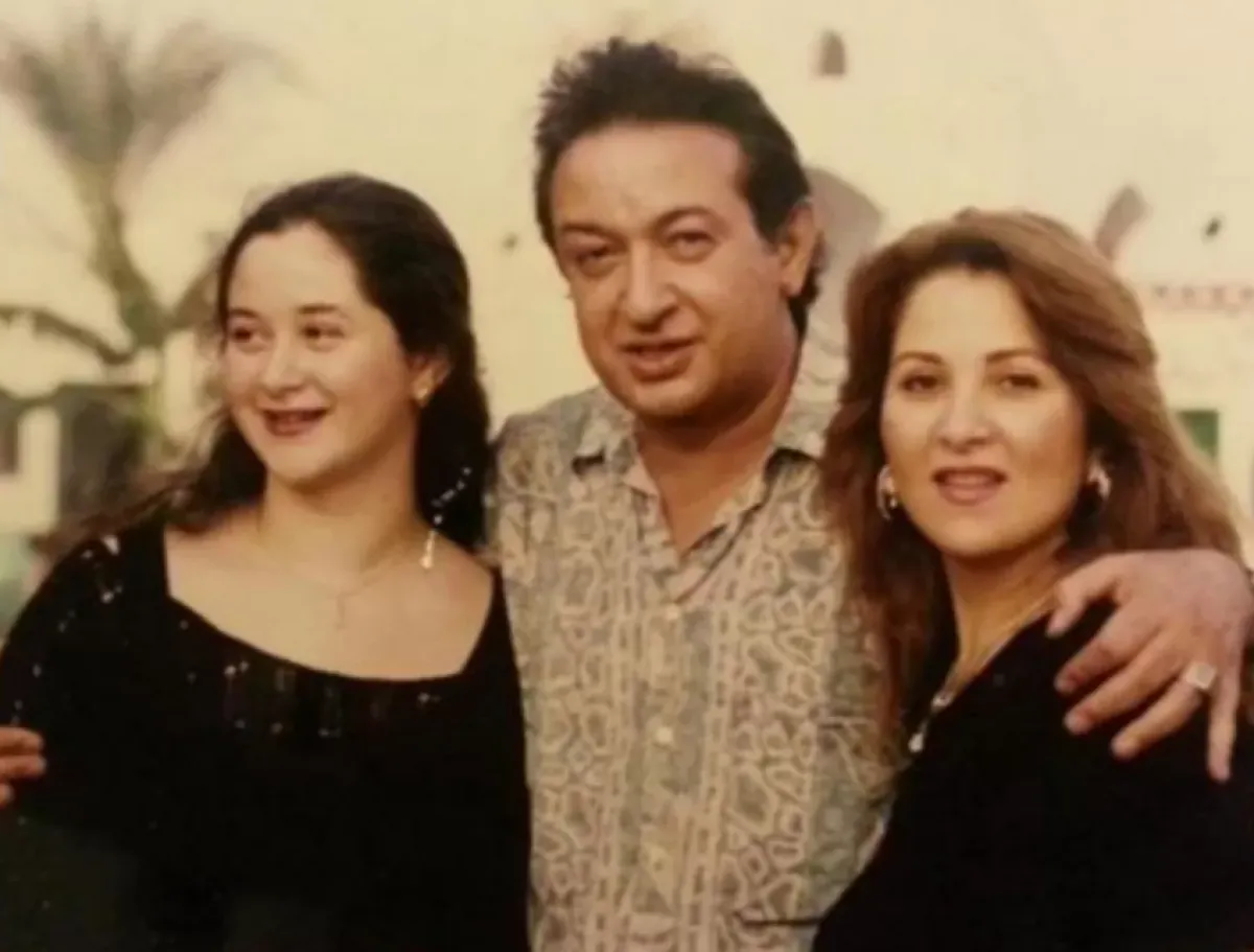 مي تتذكر والدها بصورة برفقته - الصورة من حساب مي على إنستغرام