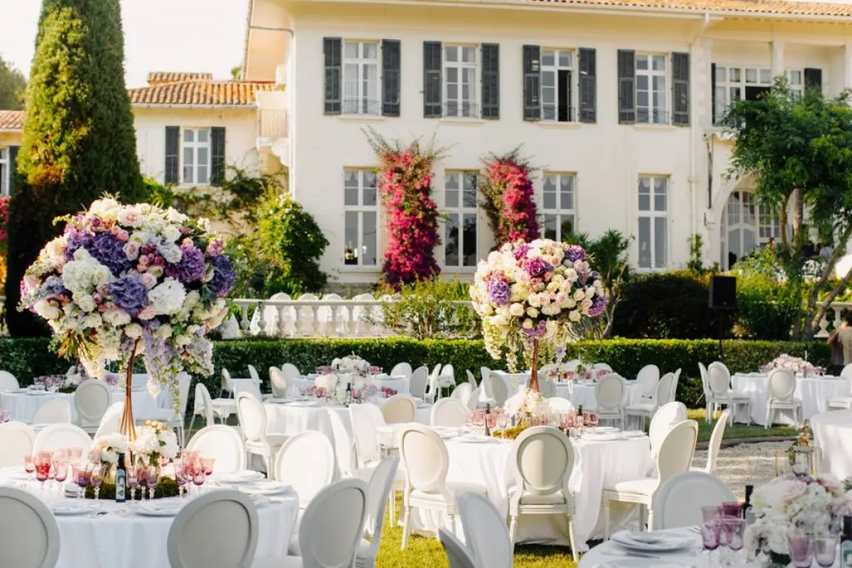 طاولات المعازيم