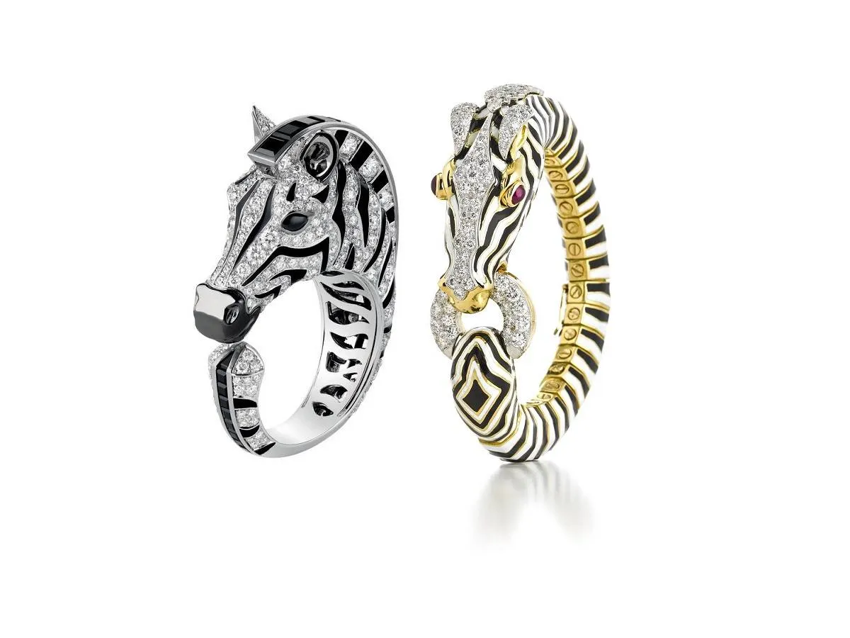 مجوهرات فاخرة اتخذت من الحمار الوحشي تصميماً لها.. جمالية ثنائية الأسود والأبيض لا تقاوم!