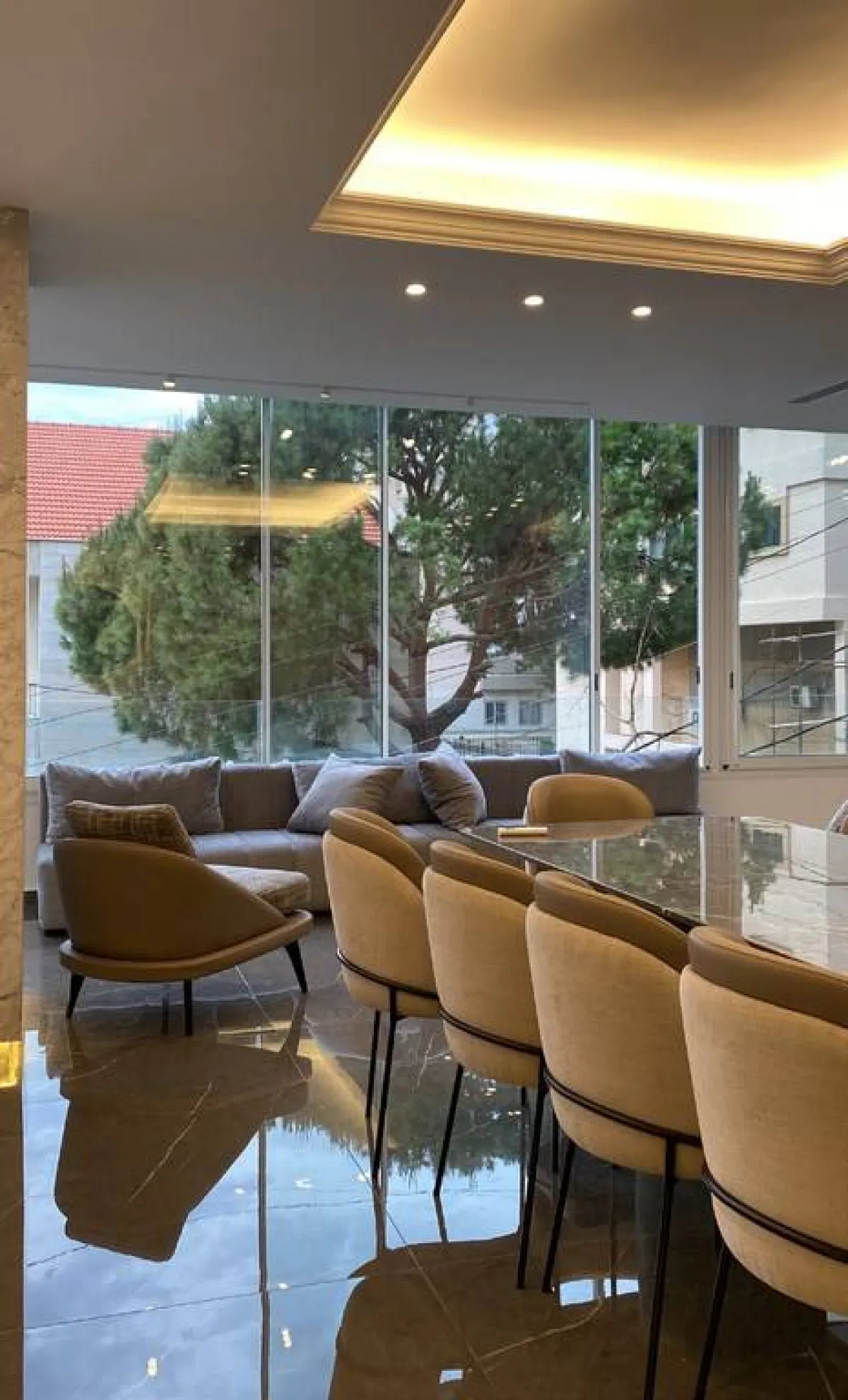 طاولة السفرة