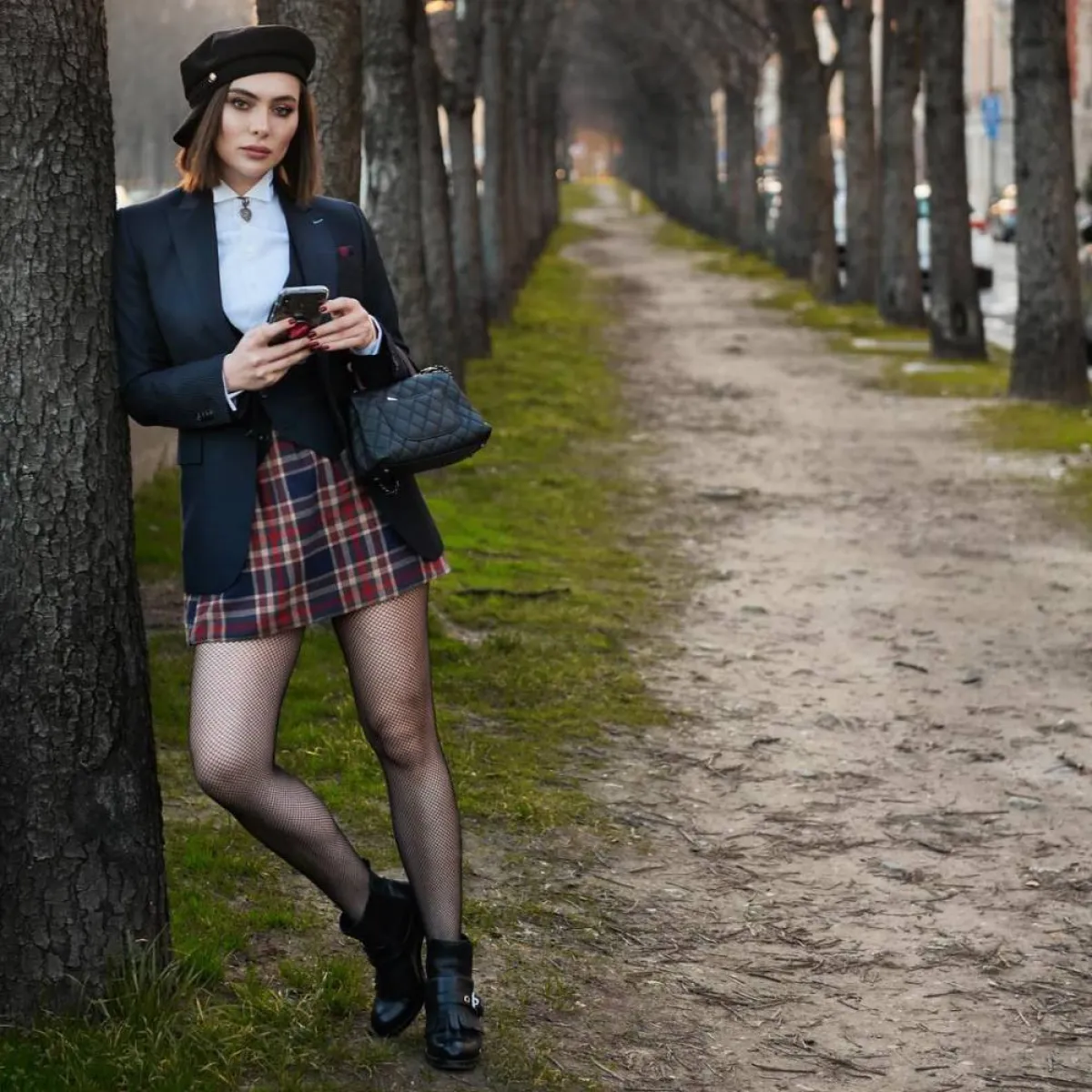 ستيفاني صليبا ببليزر كاجوال باللون الأسود 