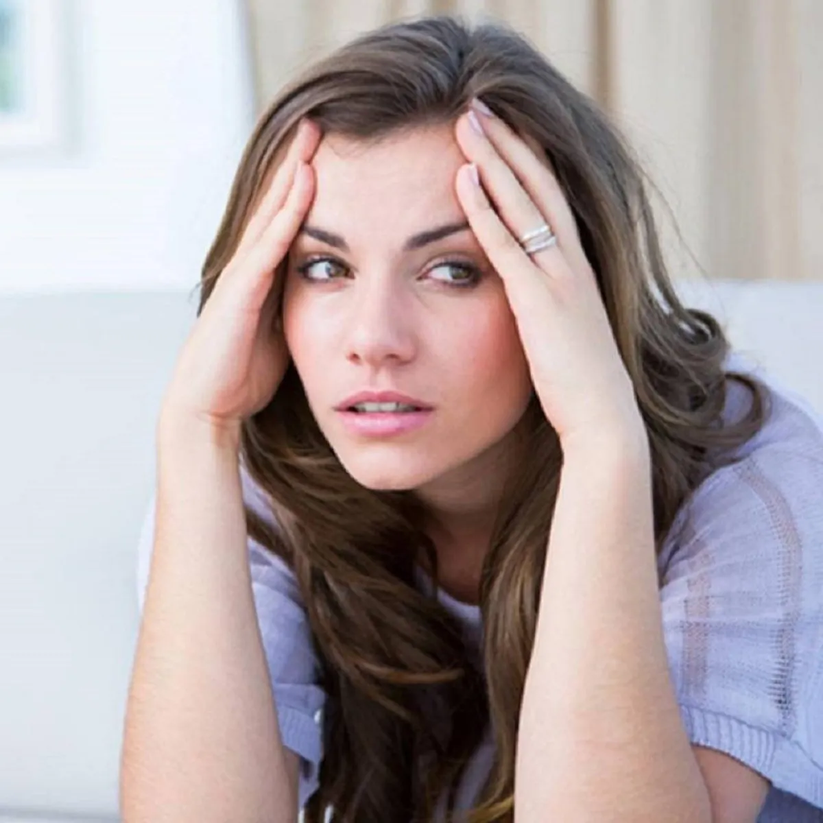 صورة لحامل، تشكو من الصداع