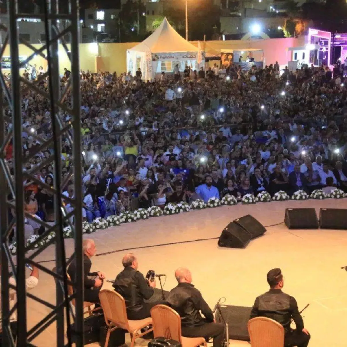 الحضور في حفل جورج وسوف في الأردن - صورة من حساب مهرجان الفحيص على إنستجرام