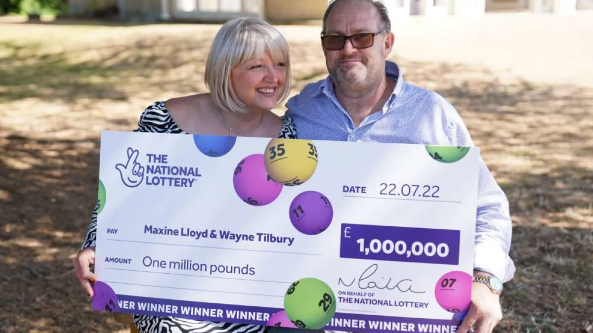 صورة ماكسين لوين وشريكها