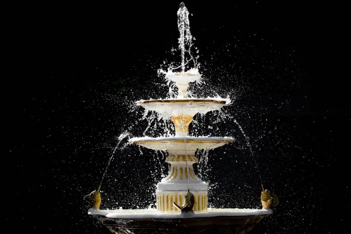 نافورة المياه متعدّدة الطبقات