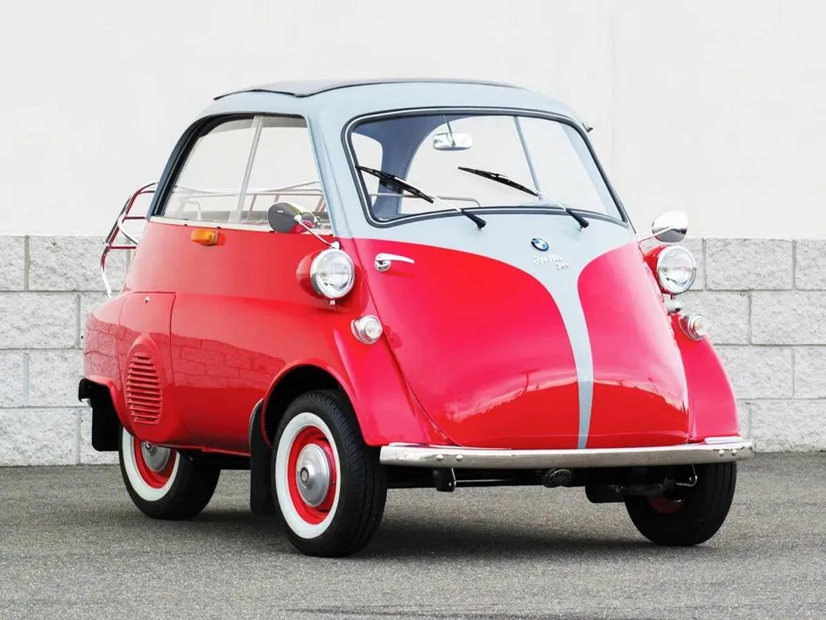 أصغر سيارات في العالم تستخدم للسير على الطرقات