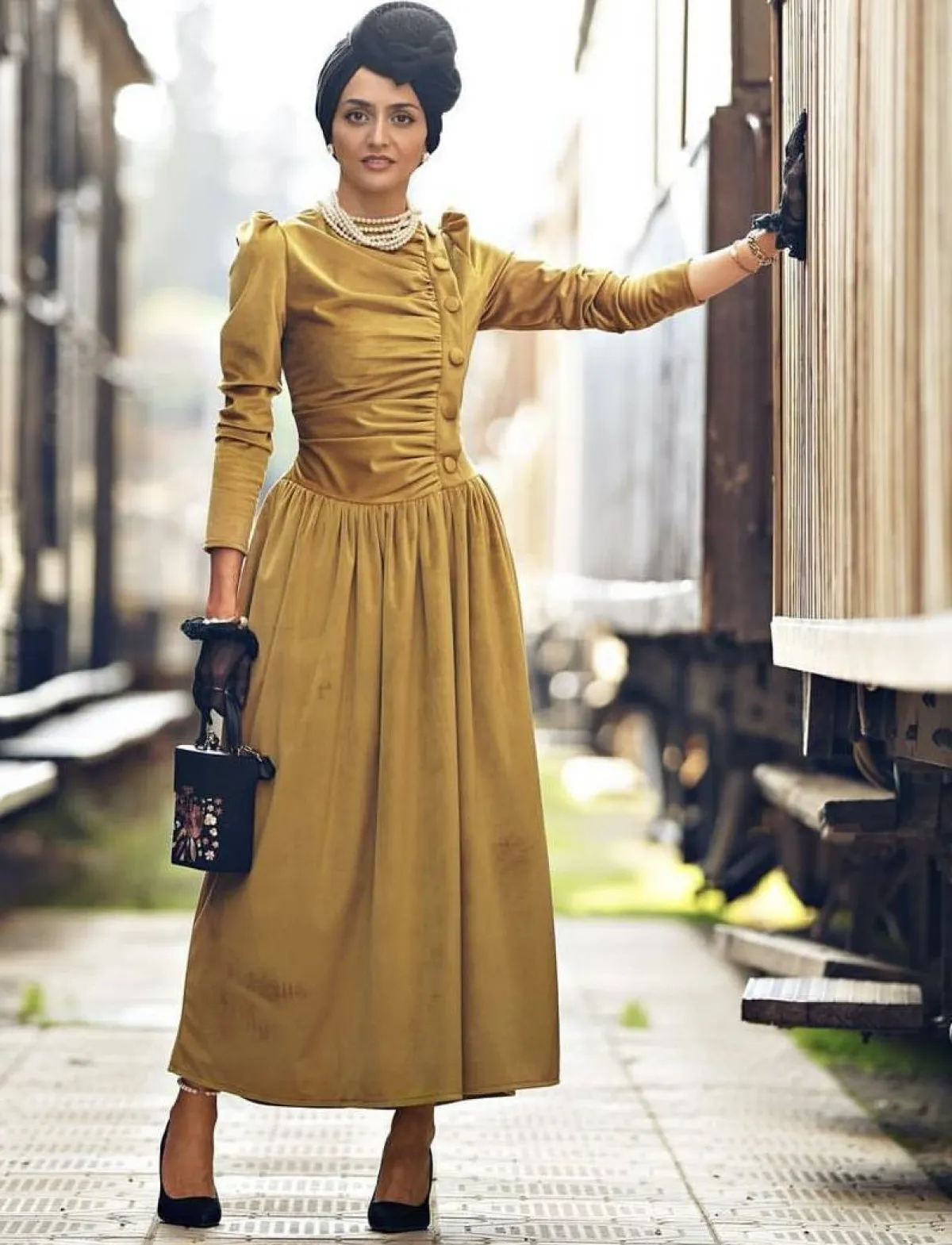 غادة عثمان بفستان عصري للحفلات البسيطة