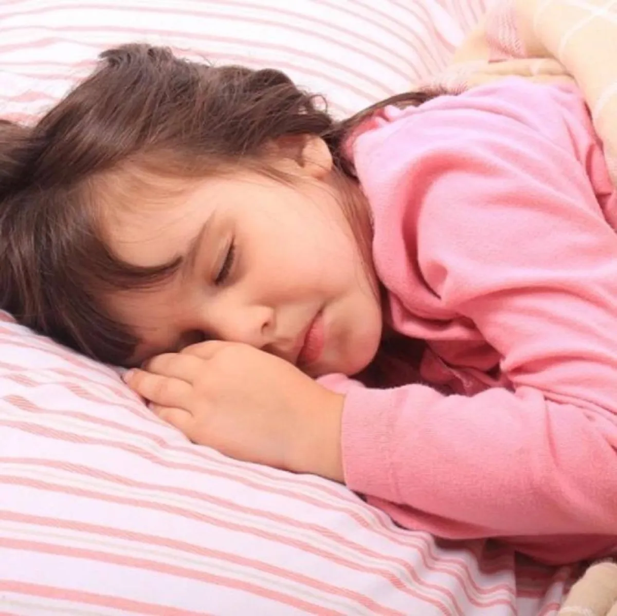 صورة لطفلة نائمة