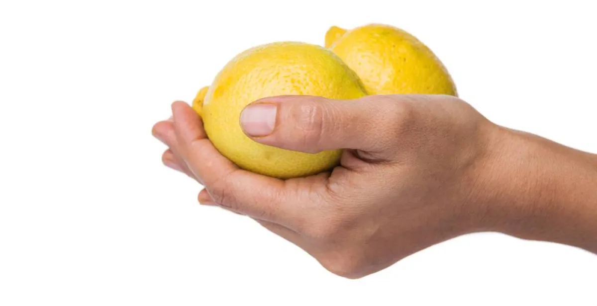 الليمون الحامض