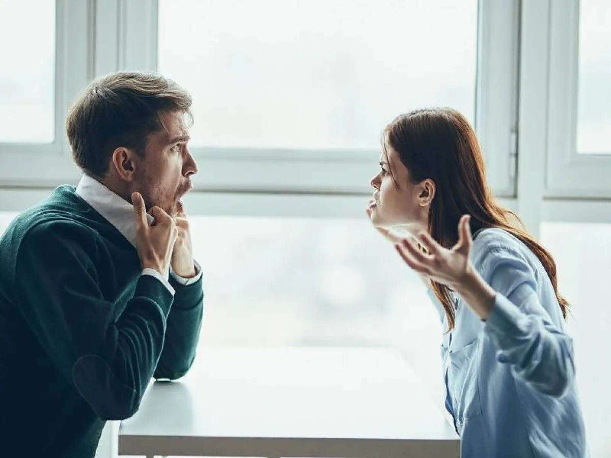 تجاهل وانتهاك حقوق الآخرين والميل إلى التلاعب بهم من علامات الاعتلال النفسي