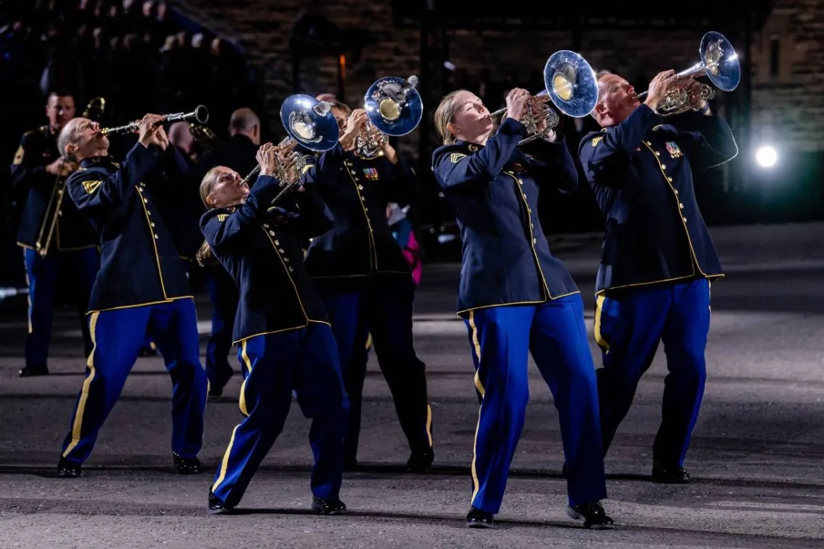 عودة مهرجان الوشم الملكي.. العسكري بقلعة إدنبرة البريطاني، بعد انقطاع لثلاثة أعوام