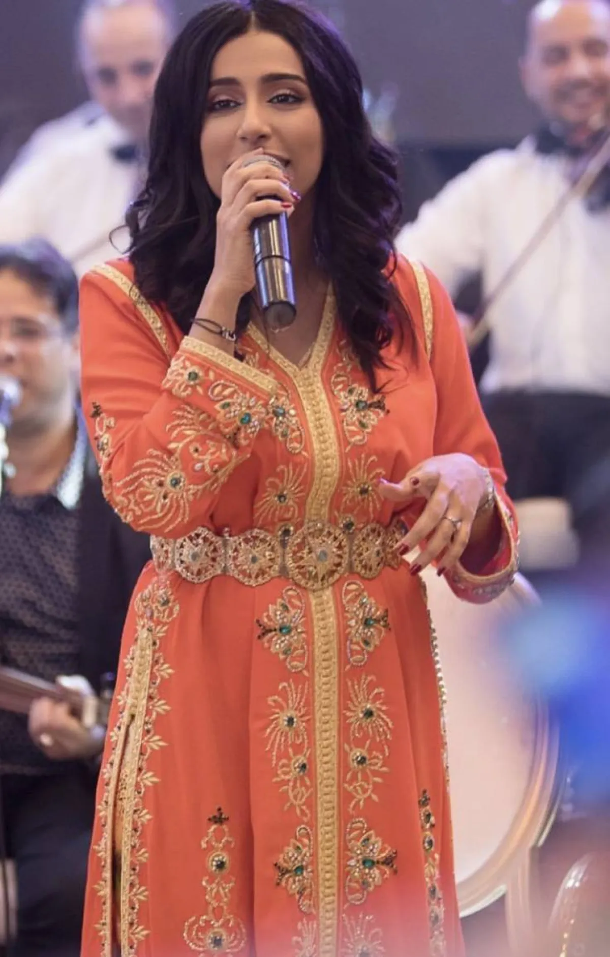 رجاء بلمير بقفطان مطرز