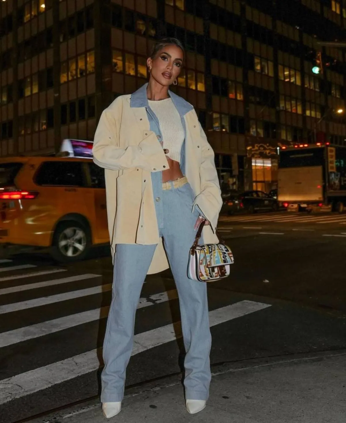 إطلالات كاميلا كويلو