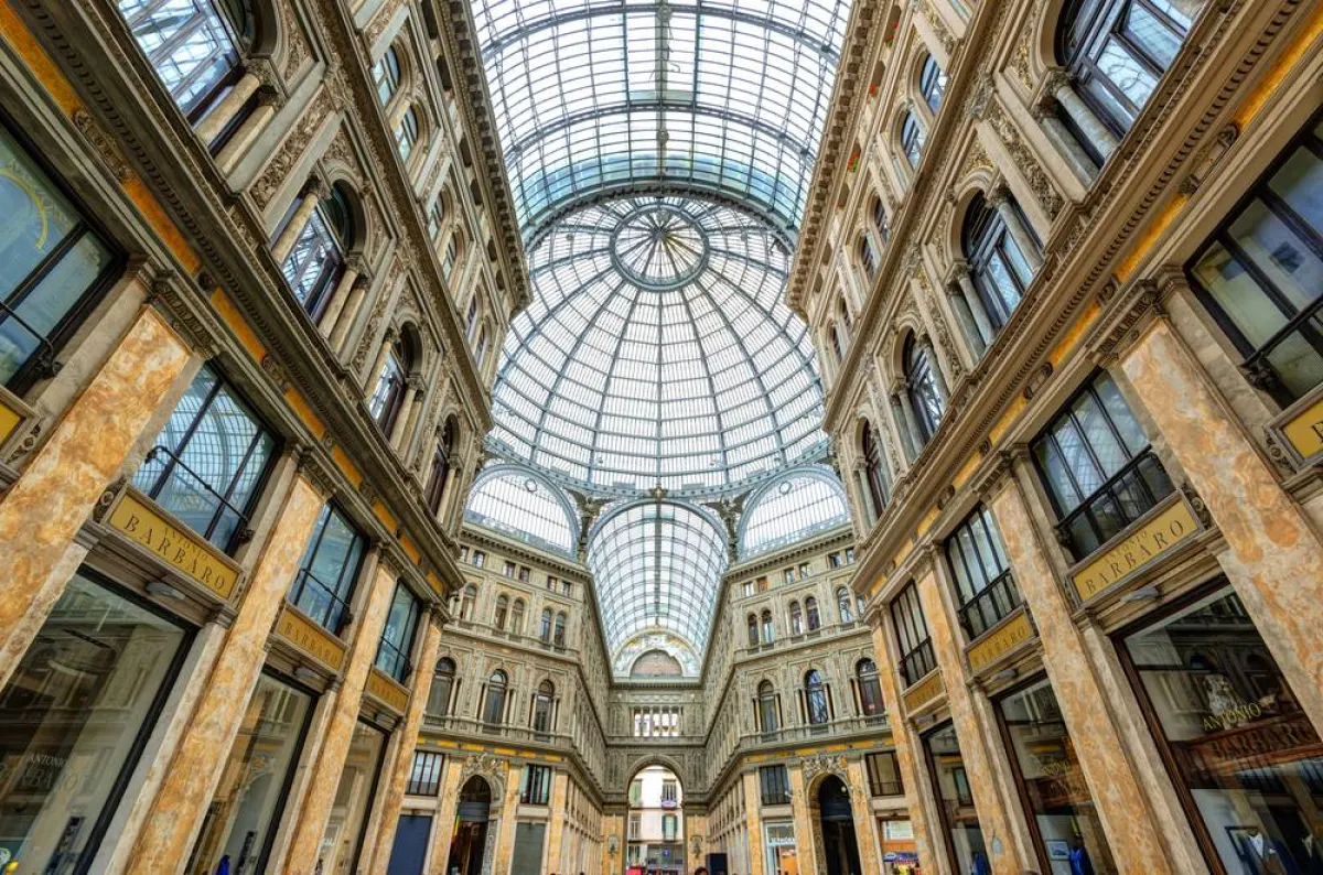 مركز غاليريا أومبرتو الأول