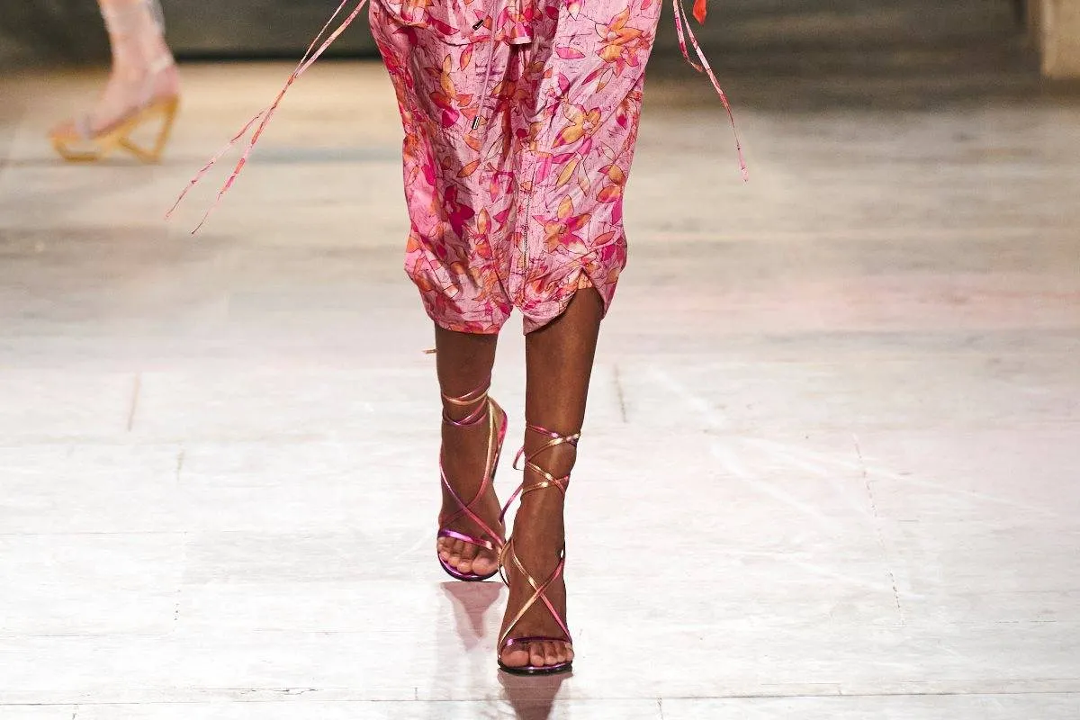 أحذية ميتاليكية من إيزابيل ماران Isabel Marant