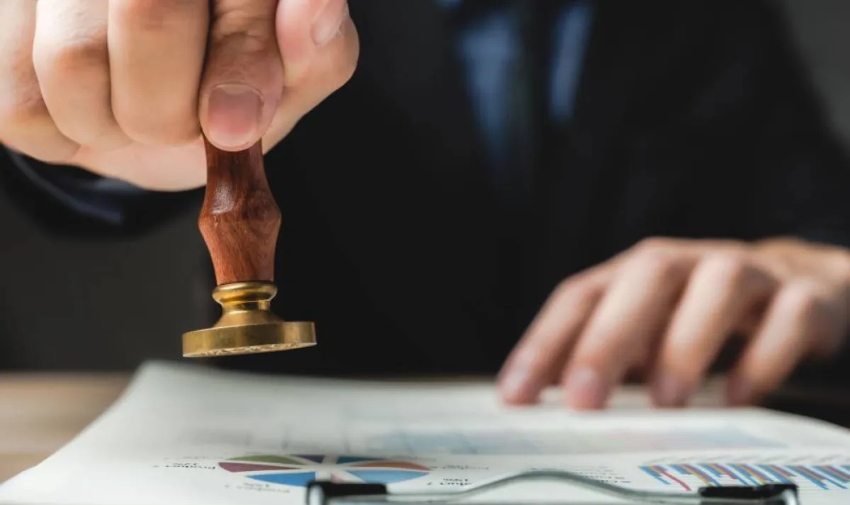 تصاريح قانونيّة