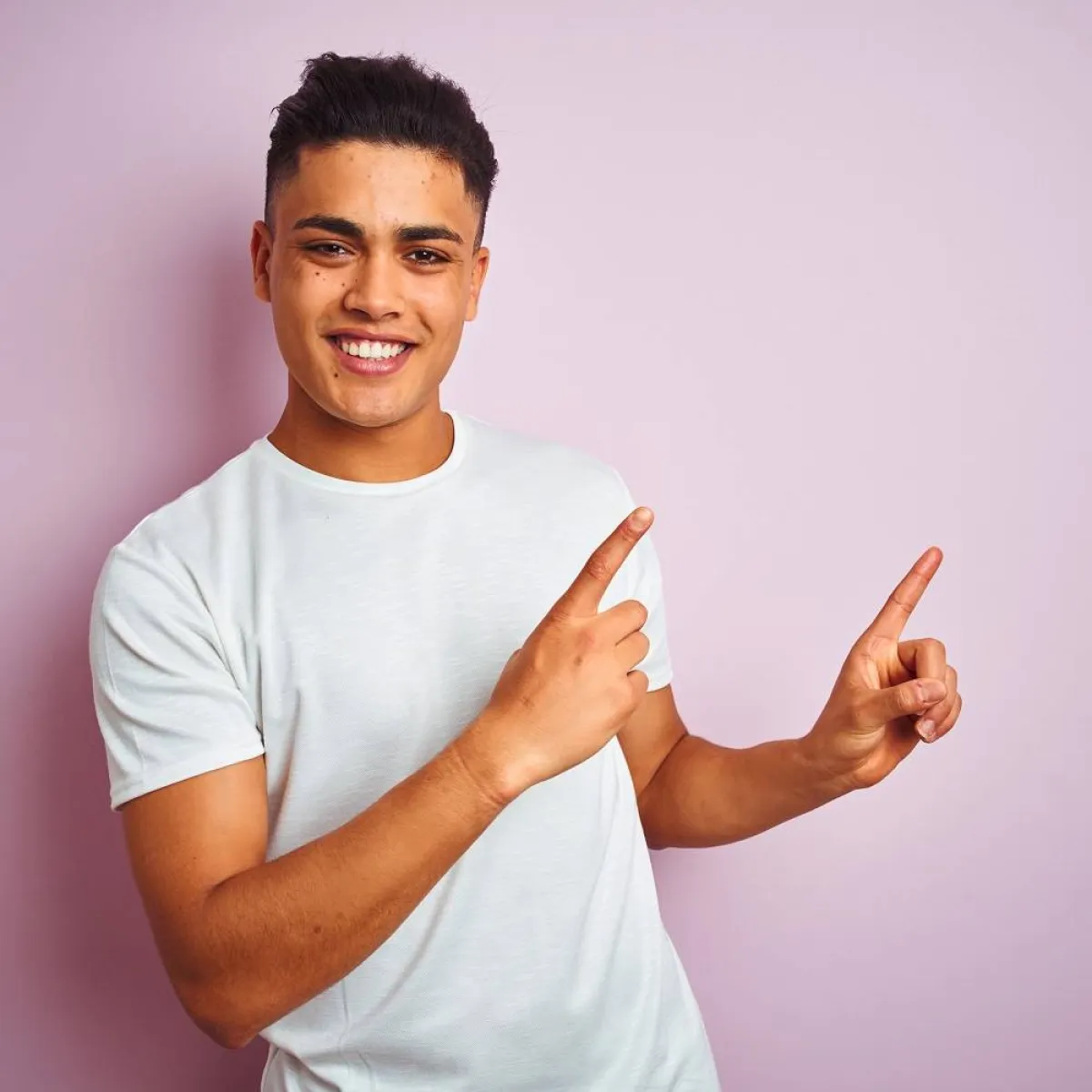 صورة لمراهق سعيد