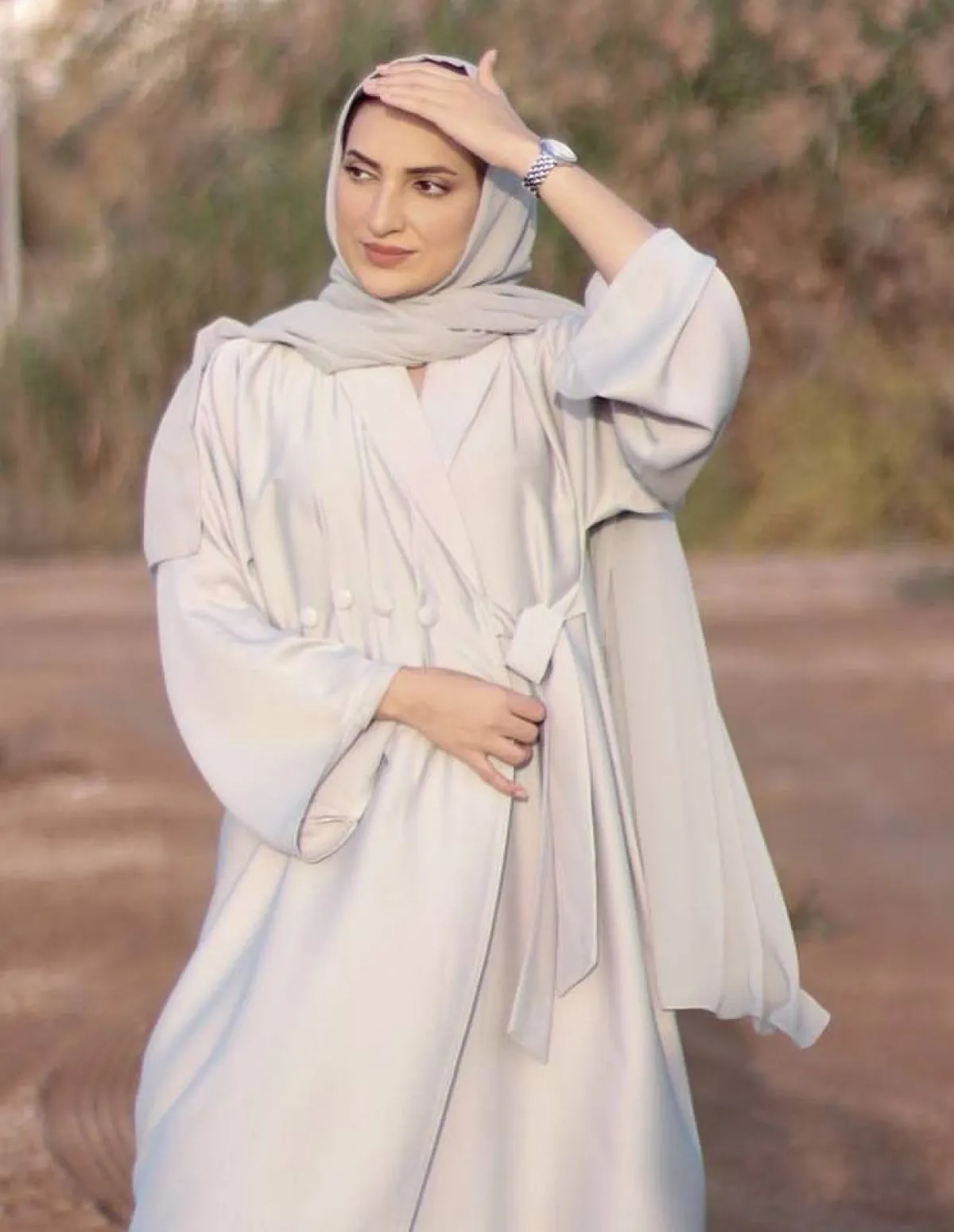 تاج نور بعباية البليزر