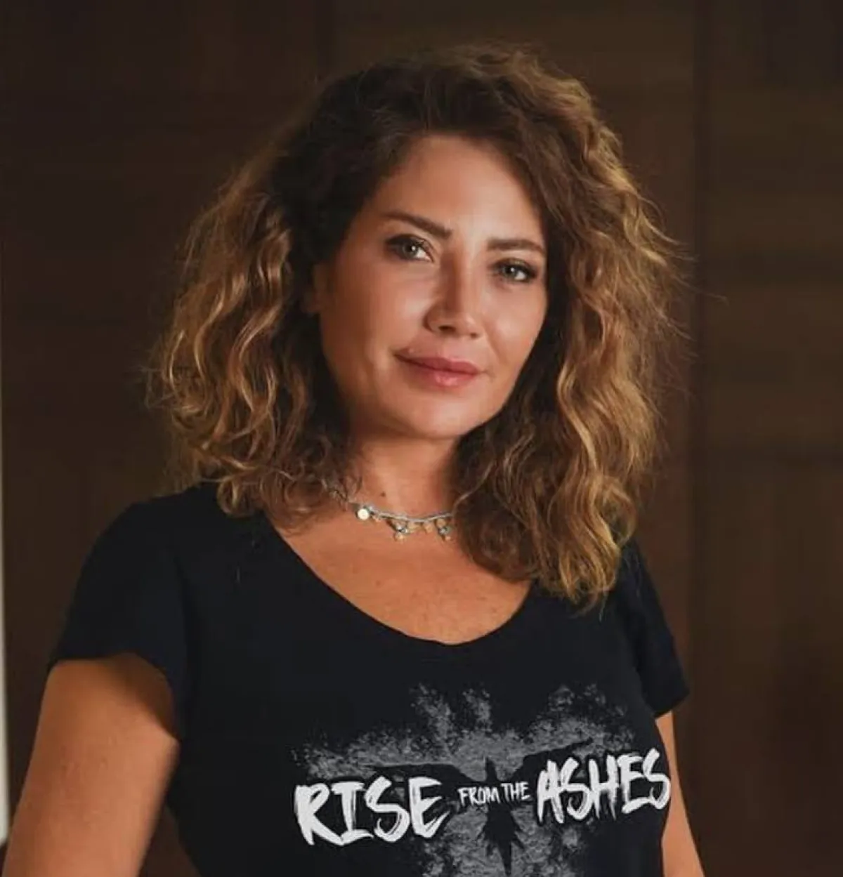 سلافة معمار بالشعر المتوسط -الصورة من حسابها على الانستغرام