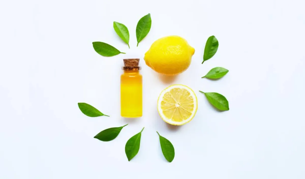 زيت الليمون الأساسي