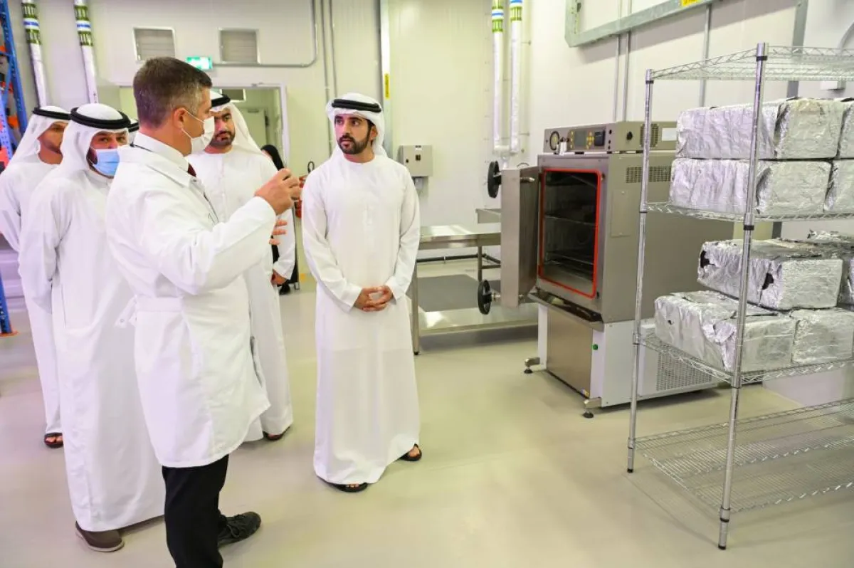 الشيخ حمدان أثناء زيارته لبستانك. الصورة من "وام"