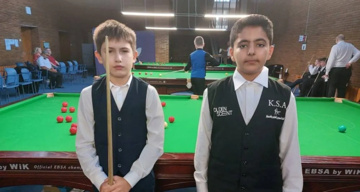 أبطال المنتخب السعودي المشاركين في بطولة العالم للناشئين في رومانيا - الصورة من الاتحاد السعودي للبلياردو والسنوكر