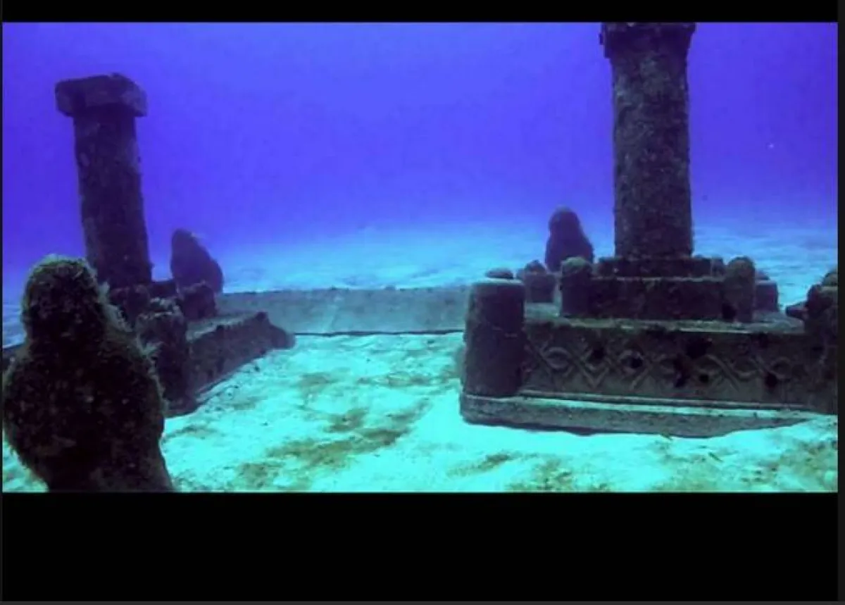 أماكن تاريخية غارقة تحت الماء