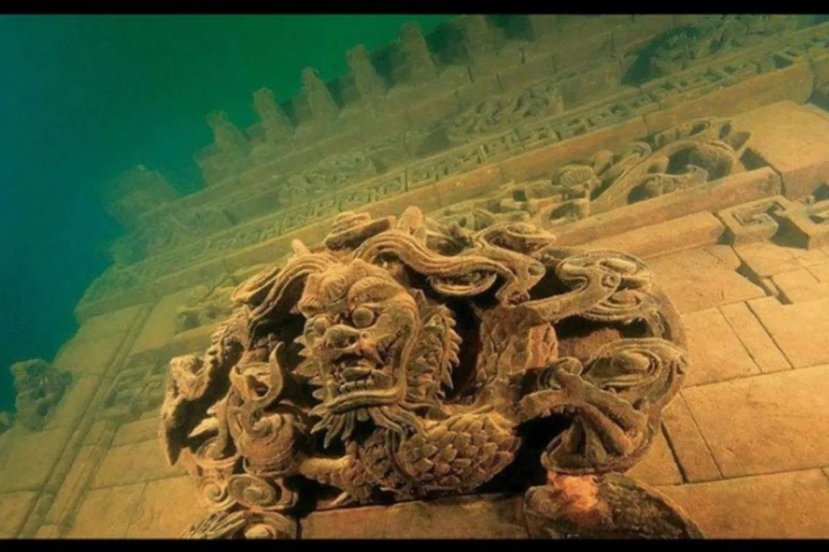 أماكن تاريخية غارقة تحت الماء