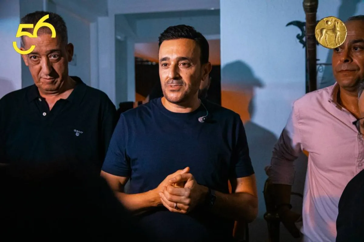 صابر الرباعي في كواليس المسرح -الصورة من موقع المهرجان على الفيسبوك