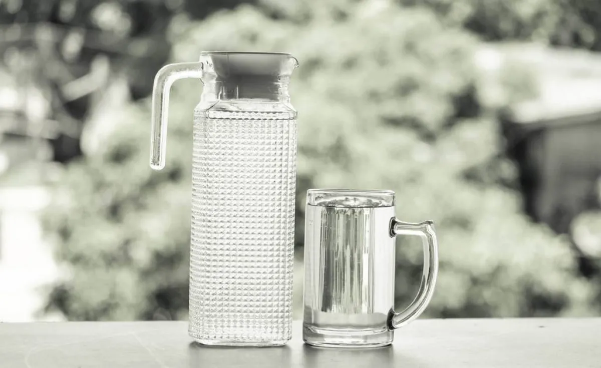 إزالة البقع عن الزجاج