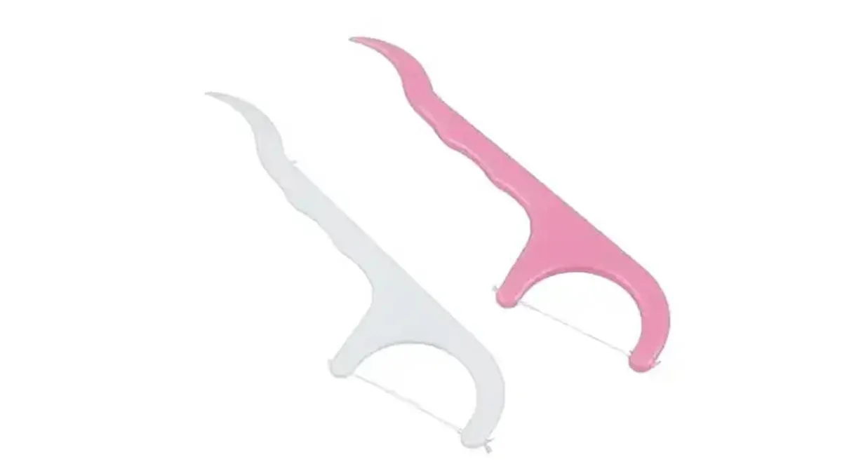 طريقة تنظيف منفذ USB-C على الهاتف أو الكمبيوتر المحمول