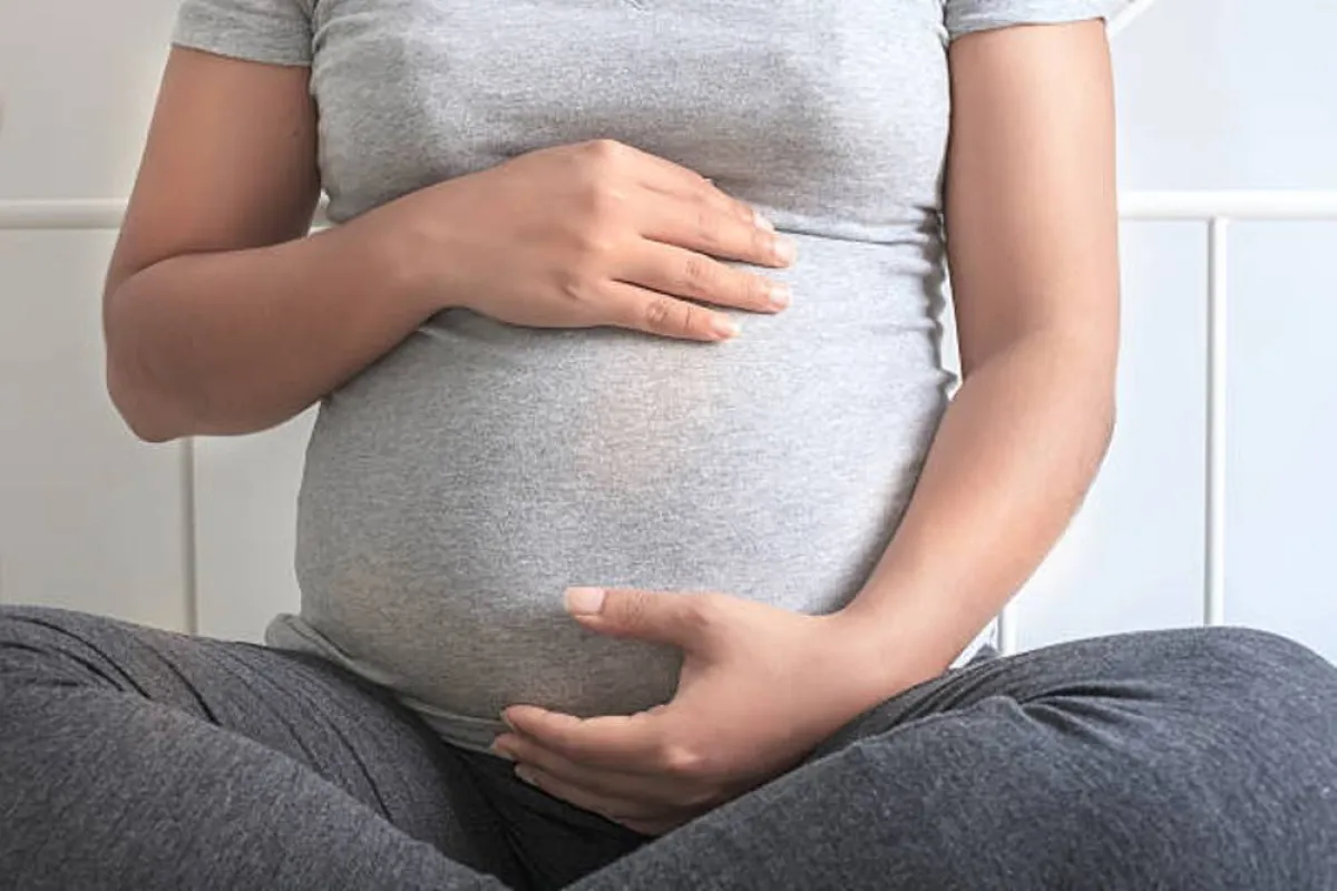 صورة لبطن الحامل وتطوره