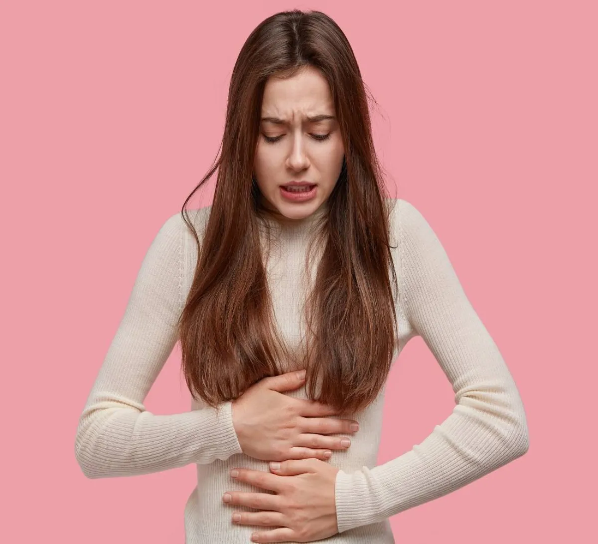 علاج ألم المعدة ممكن في المنزل