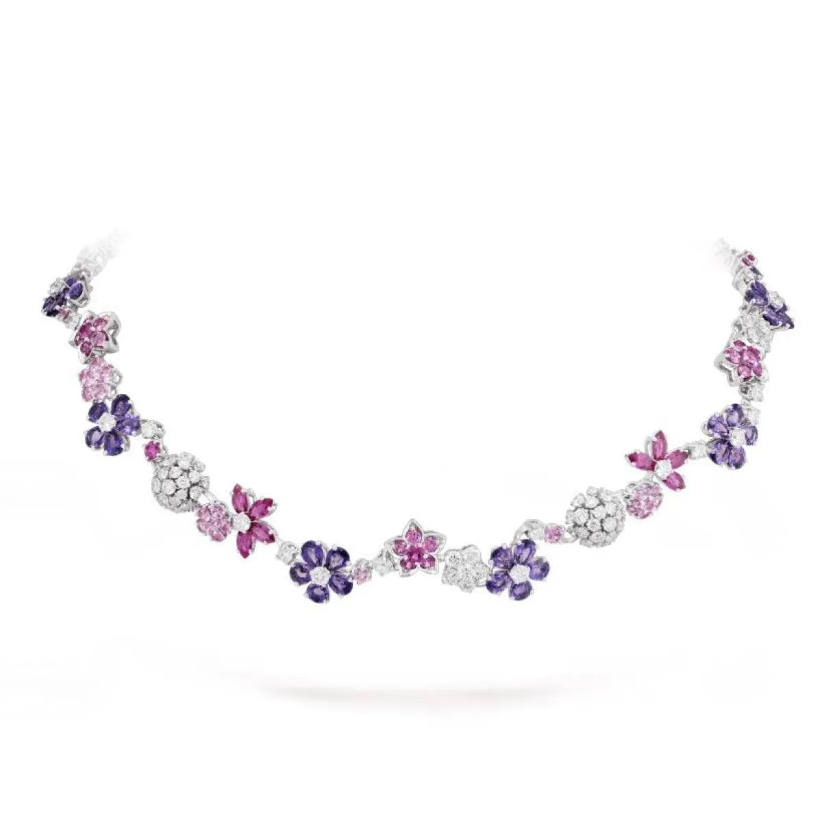 قلادة Folie des Prés من فان كليف آند أربلز Van Cleef & Arpels